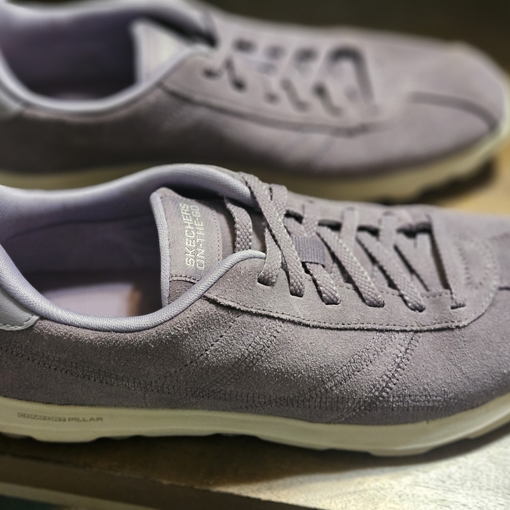 Lavender sketchers size 8 womens